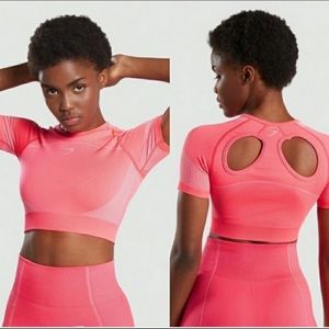 GYMSHARK Ultra Seamless Crop Top NEW w/tag - w/back cutout - neon pink - L